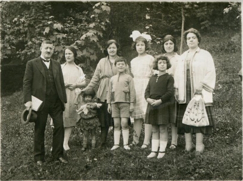Samuel Isaac Papo et son épouse Dina  avec ses cousines Inès et Flora à Brunate